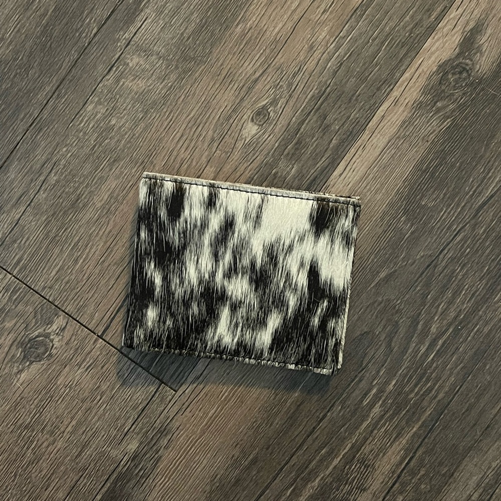 Western Linens cowhide leather bi fold mens wallet
